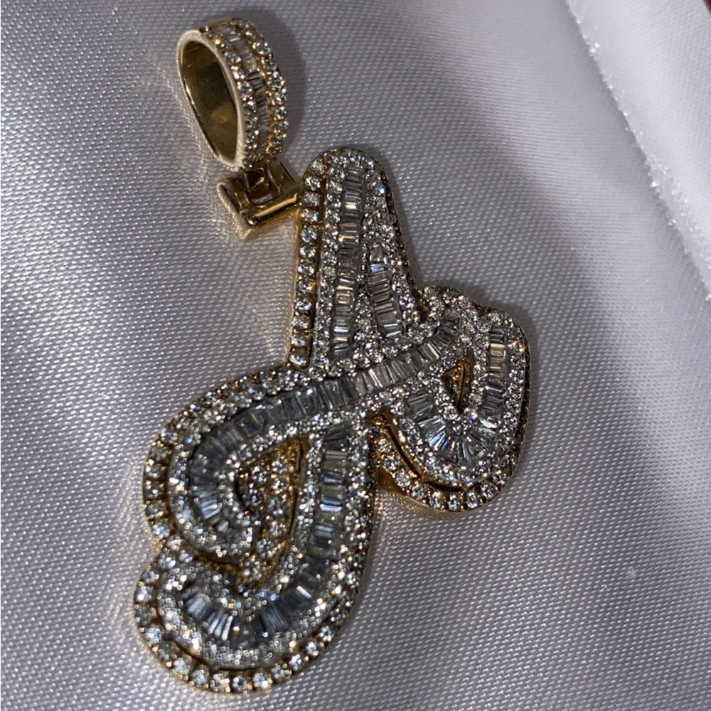 A-Initial CustomVVS Baguette/Diamond 10k Gold + White Pendant